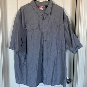 Men’s shirt sleeve button shirt